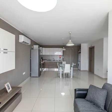 Modern 2 Bedroom - Walking Distance To Yacht Marina * Msida
