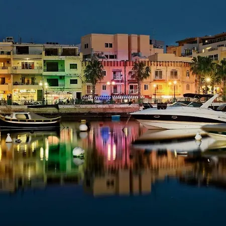 Modern 2 Bedroom - Walking Distance To Yacht Marina Apartment *