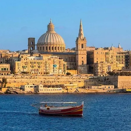 Apartment Modern 2 Bedroom - Walking Distance To Yacht Marina *